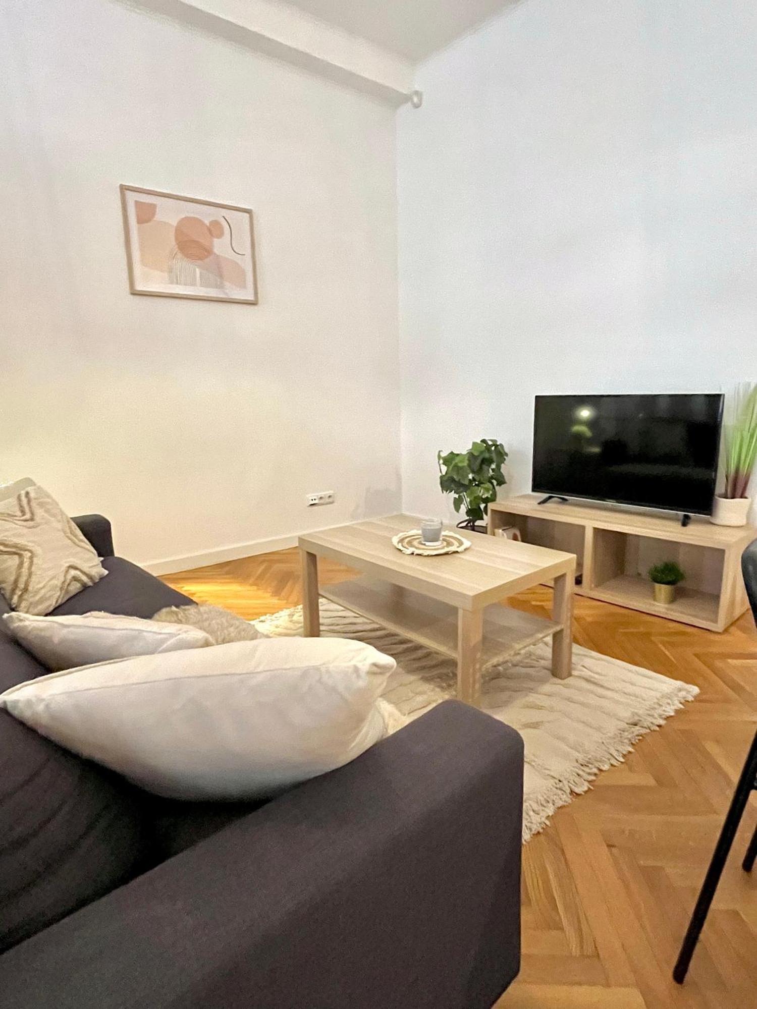 Apartment Mia - Old Town, Ac Bratislava Ngoại thất bức ảnh