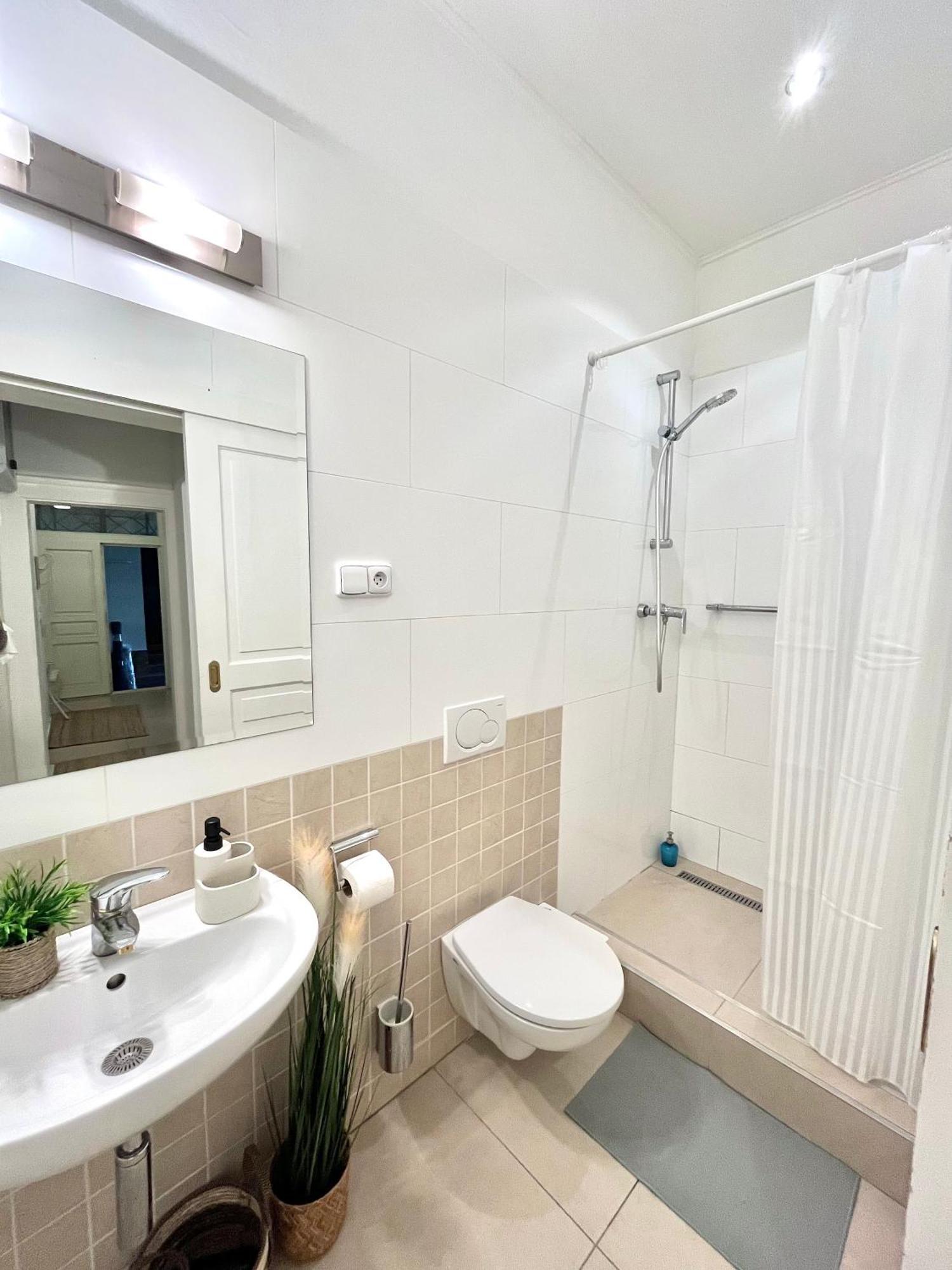 Apartment Mia - Old Town, Ac Bratislava Ngoại thất bức ảnh
